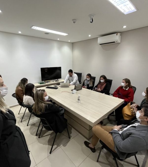 Coordenadoras de Saúde do UniCV conhecem de perto a realidade do Centro Oncológico da Unimed Maringá