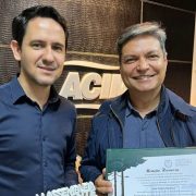 Reitor Barbieri recebe Menção Honrosa da Assembleia Legislativa do Paraná