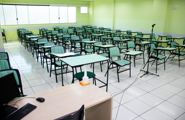 Salas de Aula 	O UniFCV conta com 40 salas de aula amplas e climatizadas.