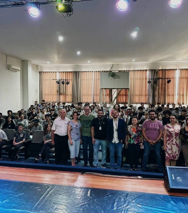 UniCV nas Escolas promove palestras educativas em Maringá e região