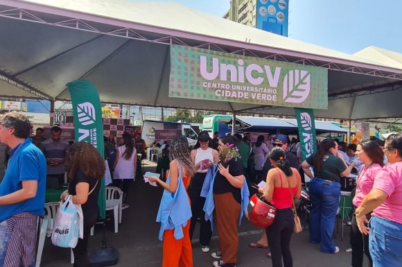 UniCV realiza mais de 330 atendimentos no Paraná Rosa, em Maringá   