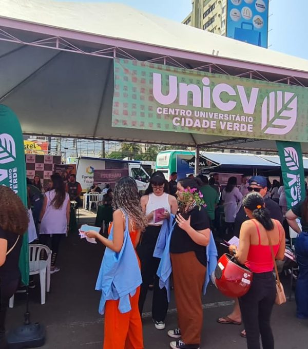 UniCV realiza mais de 330 atendimentos no Paraná Rosa, em Maringá   
