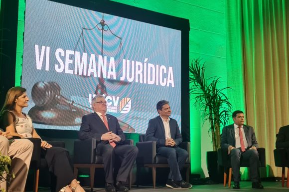 Desembargador do Estado aborda judicialização da medicina na VI Semana Jurídica do UniCV