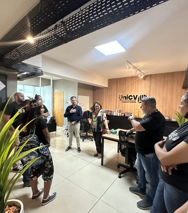 Alunos indígenas de Guaíra realizam sonho de conhecer campus universitário do UniCV