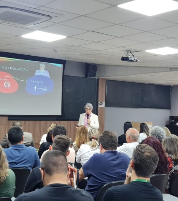 Neurociência do aprendizado é destaque na Semana Pedagógica do UniCV