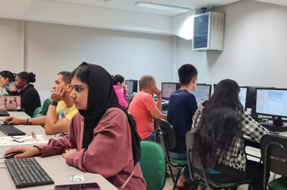 Candidatos estrangeiros concorrem a bolsas de estudo no UniCV
