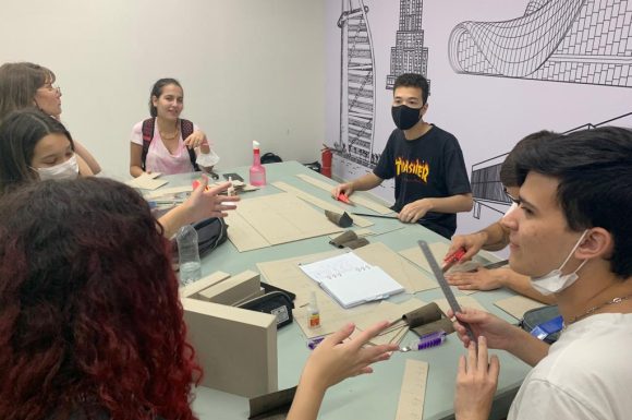 Vestibular do UniCV atrai mais de 40 estrangeiros em busca de bolsas de estudo