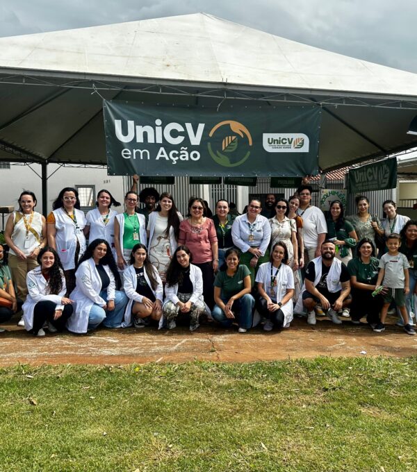 Alunos e professores atendem centenas de moradores do Ebenezer no “UniCV em Ação”
