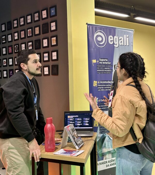 II Feira de Intercâmbio reuniu alunos interessados em programas de estudo no exterior