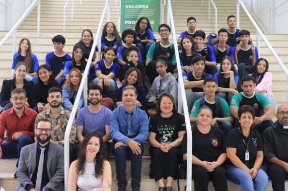 Jovens em situação de vulnerabilidade ganham oportunidade com bolsas de estudo