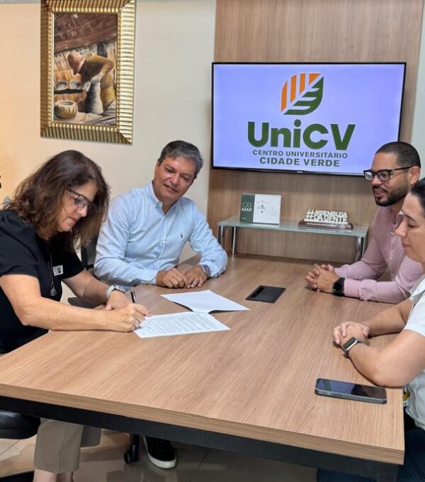 UniCV amplia oportunidades com cursos de Inglês e Italiano