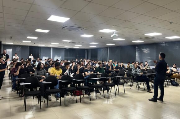 UniCV e Google Developers Group realizam evento sobre Inteligência Artificial em Maringá