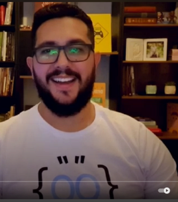 Projeto acadêmico incentiva inclusão digital com aulas de programação