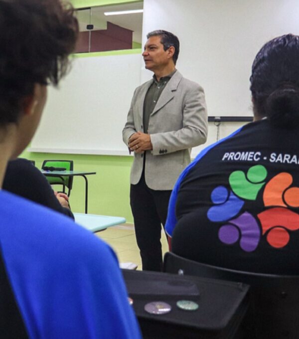 Curso gratuito de Web Design insere jovens no mercado de trabalho